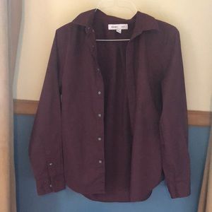 Men’s medium Burgandy shirt